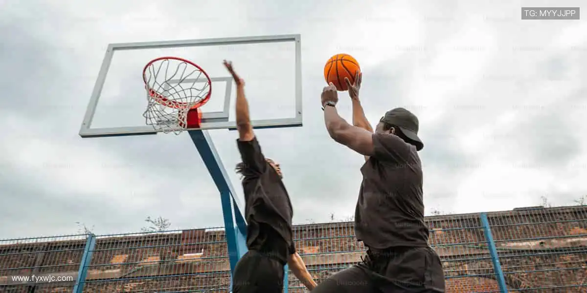 实时直击，弹幕狂欢！💻🎉 体育直播，就要和千万人一起尖叫！